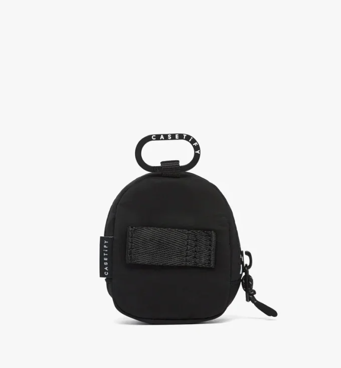 Breloque pochette pour AirPods MCM x Casetify