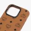 Coque iPhone 16 Pro MCM X Casetify en laiton Bioveg Coque iPhone 16 Pro MCM X Casetify en laiton Bioveg