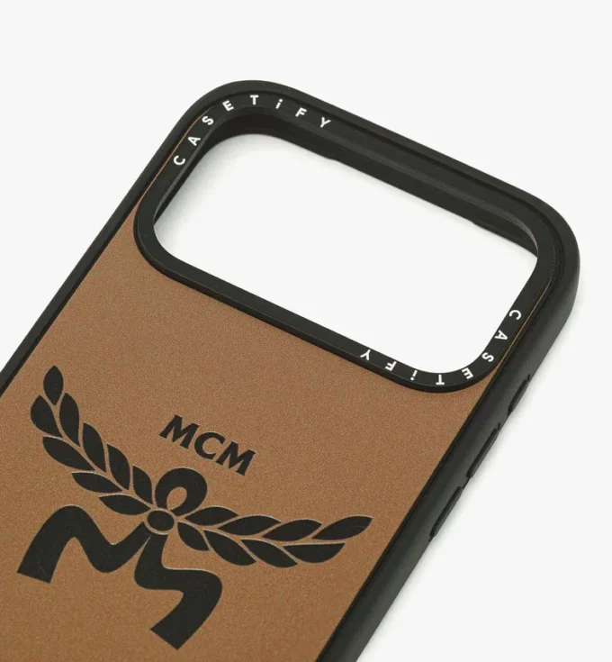 Coque pour iPhone 17 Pro Max MCM X Casetify Logo Impact Coque pour iPhone 17 Pro Max MCM X Casetify Logo Impact