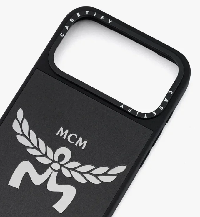 Coque pour iPhone 17 Pro Max MCM X Casetify Logo Impact Coque pour iPhone 17 Pro Max MCM X Casetify Logo Impact