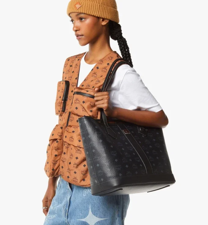 Nouveau sac Liz Shopper en Visetos Nouveau sac Liz Shopper en Visetos