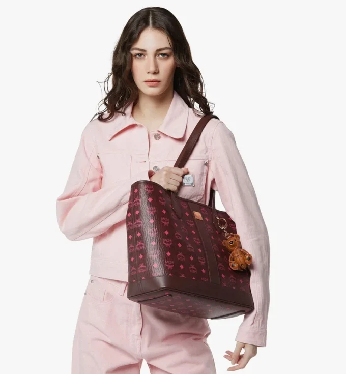 Nouveau sac Liz Shopper en Visetos Nouveau sac Liz Shopper en Visetos
