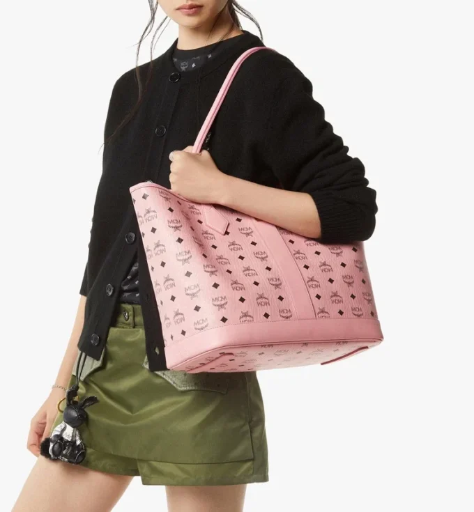 Nouveau sac Liz Shopper en Visetos Nouveau sac Liz Shopper en Visetos