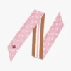 Petit foulard imprimé monogramme en soie biologique Petit foulard imprimé monogramme en soie biologique