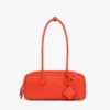 Sac à bandoulière Aren East West en cuir Maxi Monogram Sac à bandoulière Aren East West en cuir Maxi Monogram