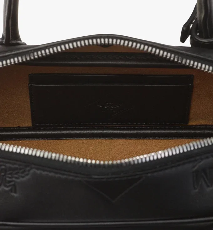 Sac à bandoulière Aren East West en cuir Maxi Monogram Sac à bandoulière Aren East West en cuir Maxi Monogram