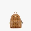 Sac à dos Stark à clous latéraux en Visetos Sac à dos Stark à clous latéraux en Visetos