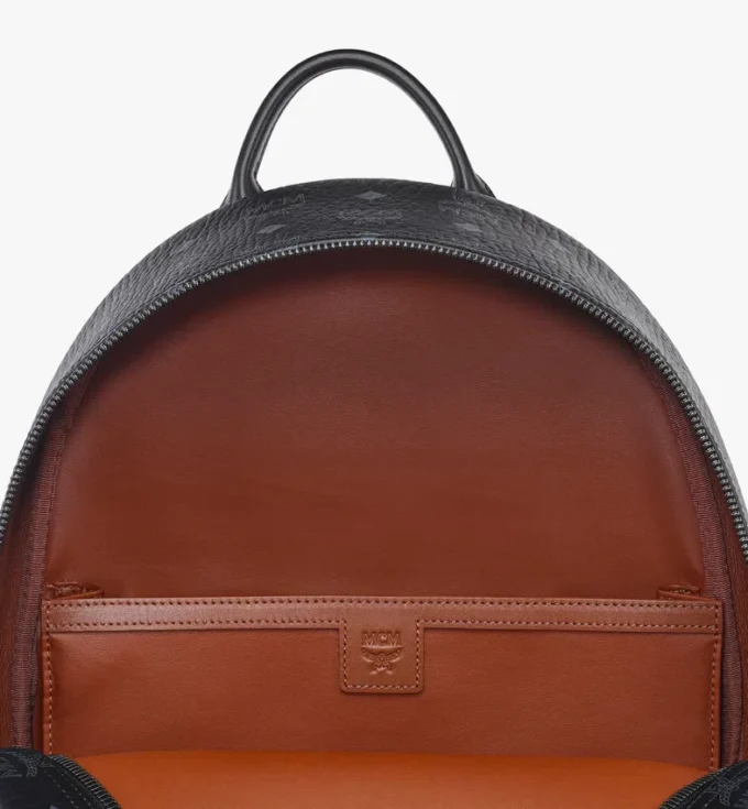 Sac à dos Stark à clous latéraux en Visetos Sac à dos Stark à clous latéraux en Visetos