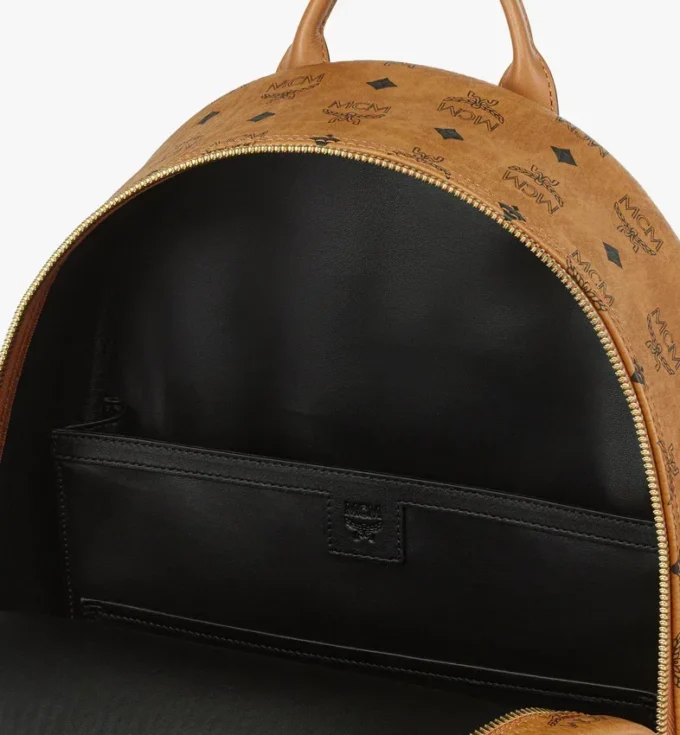 Sac à dos Stark à clous latéraux en Visetos Sac à dos Stark à clous latéraux en Visetos