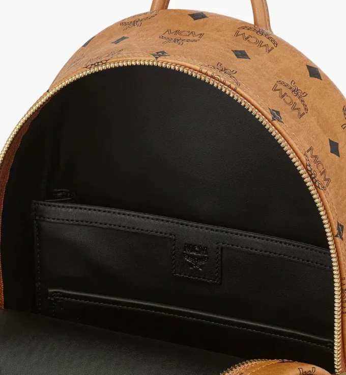 Sac à dos Stark à clous latéraux en Visetos