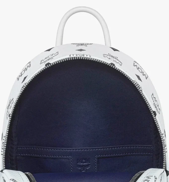Sac à dos Stark à clous latéraux en Visetos Sac à dos Stark à clous latéraux en Visetos