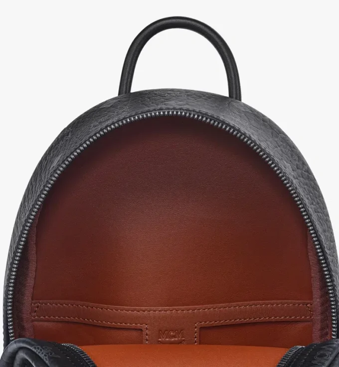Sac à dos Stark à clous latéraux en Visetos Sac à dos Stark à clous latéraux en Visetos