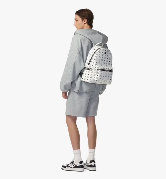Sac à dos Stark à clous latéraux en Visetos Sac à dos Stark à clous latéraux en Visetos