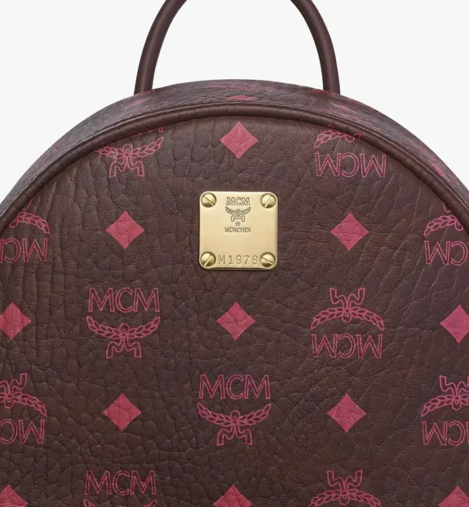 Sac à dos Stark à clous latéraux en Visetos