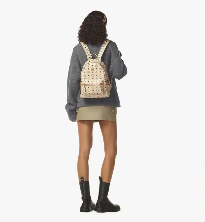 Sac à dos Stark à clous latéraux en Visetos