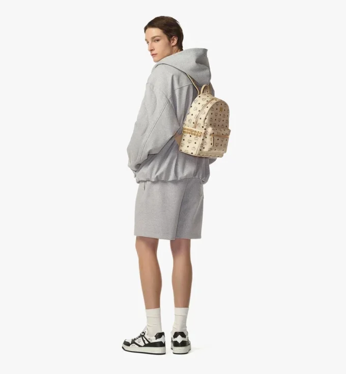 Sac à dos Stark à clous latéraux en Visetos