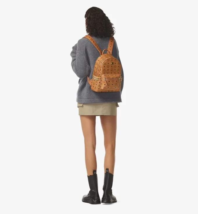 Sac à dos Stark à clous latéraux en Visetos