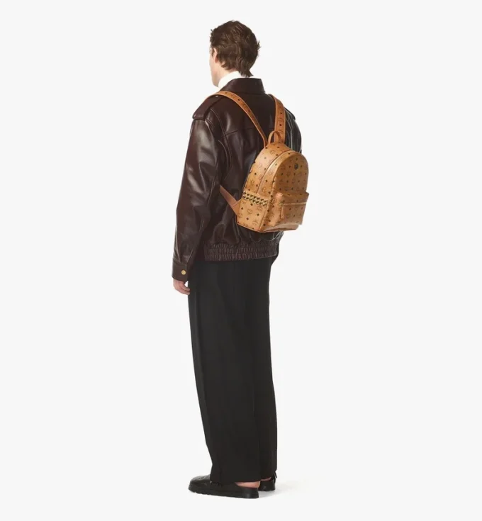 Sac à dos Stark à clous latéraux en Visetos