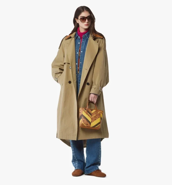 Sac Toni Shopper à fermeture éclair sur le dessus, clouté, en toile Visetos Mega Herringbone
