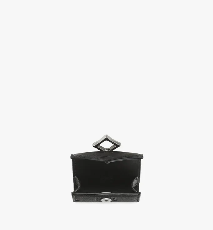 Étui pour AirPods Pro en cuir à monogramme gaufré Étui pour AirPods Pro en cuir à monogramme gaufré