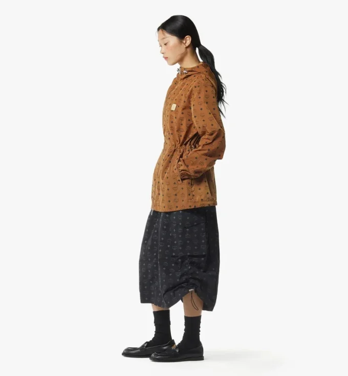 Veste coupe-vent à capuche en nylon recyclé avec imprimé Monogram Veste coupe-vent à capuche en nylon recyclé avec imprimé Monogram