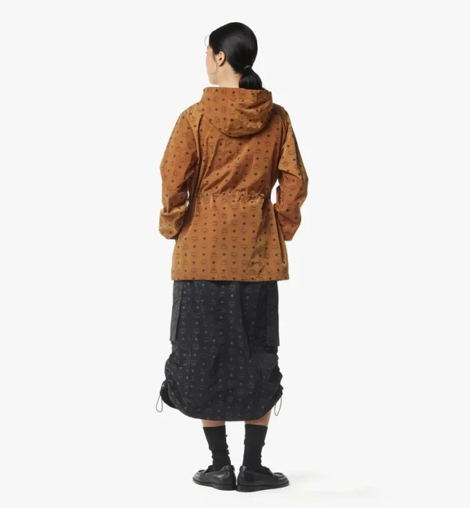 Veste coupe-vent à capuche en nylon recyclé avec imprimé Monogram Veste coupe-vent à capuche en nylon recyclé avec imprimé Monogram